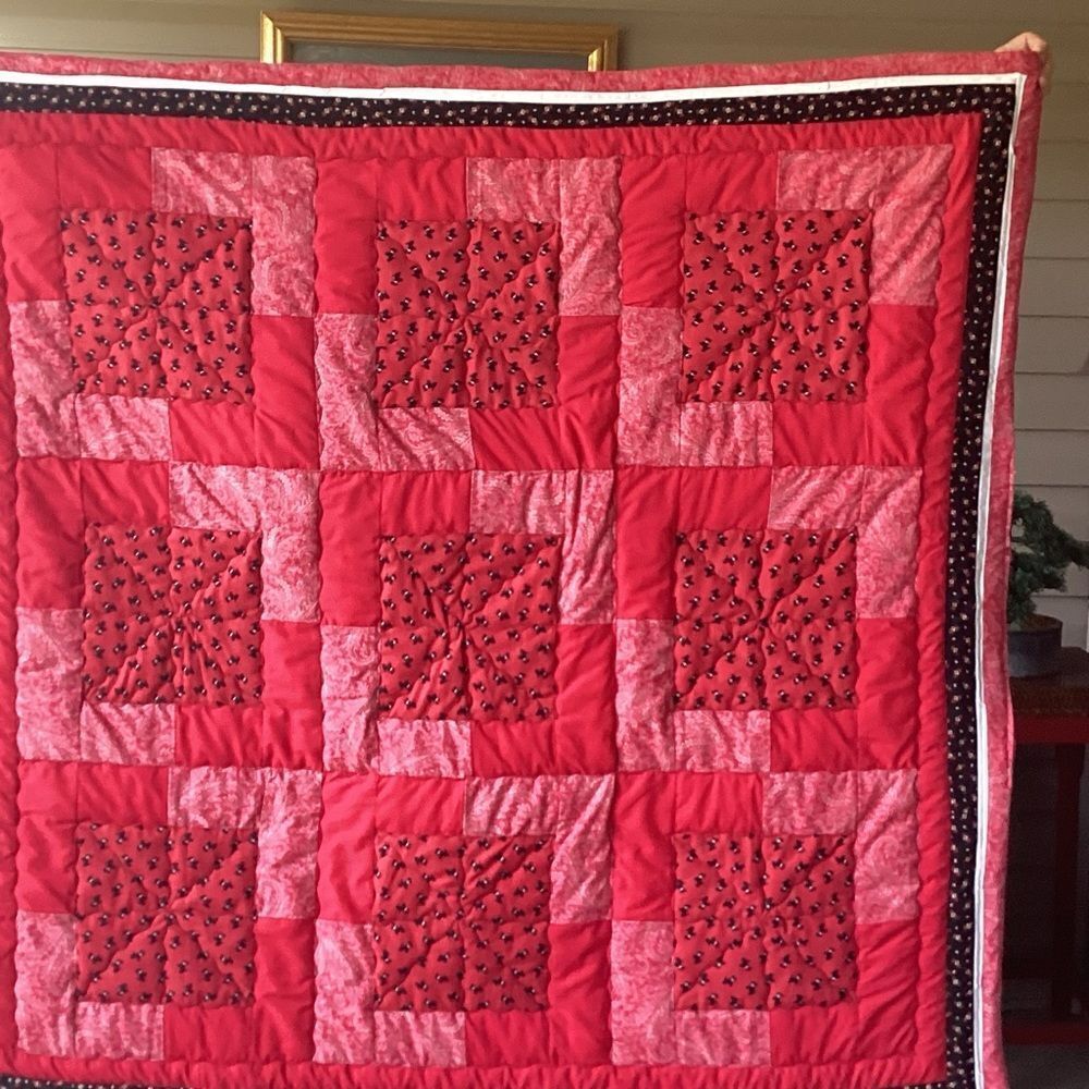 NWT Hand Crafted “Scotty Lovers” Red White and Black Elegant Lap Quilt